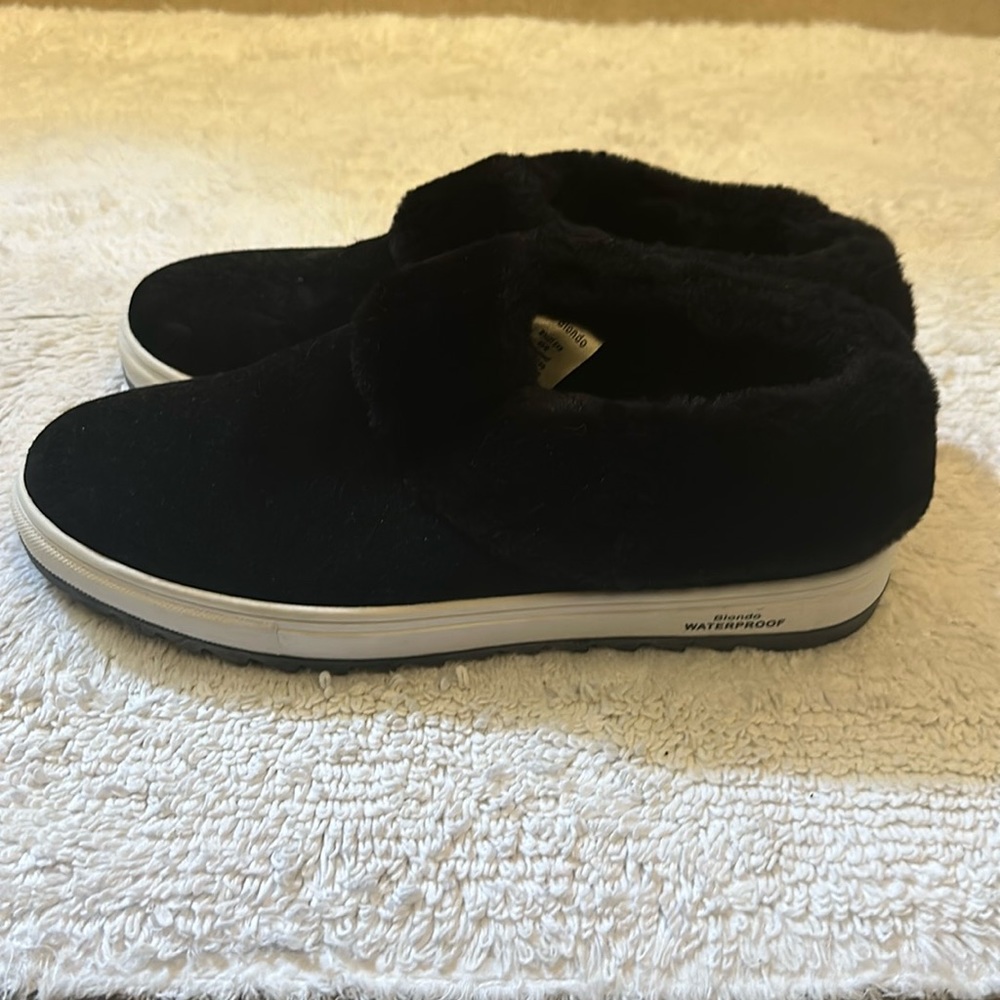 Blondo waterproof furry slip-ons